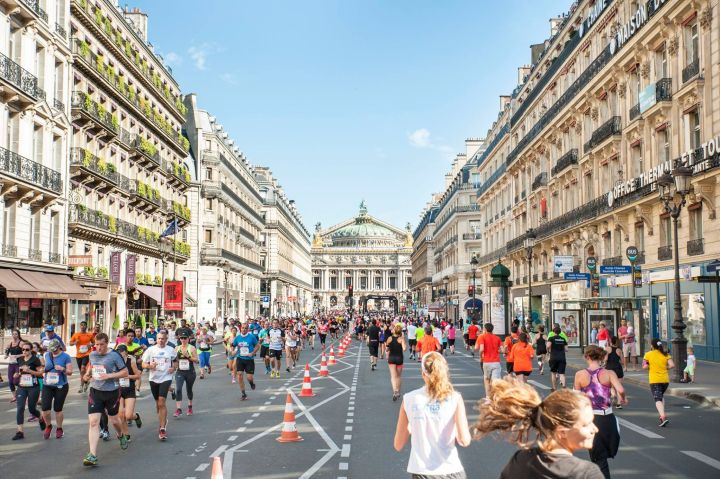 Cône de balisage dans Paris - Protection Evènement | 100 Limites